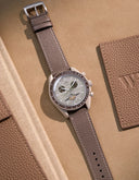 Mission To Saturn (Pulseira de Couro) - Cinza Epsom
