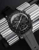 Curved rubber strap - black