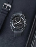 Curved rubber strap - black