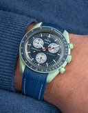 Mission to Earth (Pulseira de Borracha) - Pontos Premium Azul e Branco